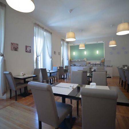 Hotel Moderno Lecco Luaran gambar