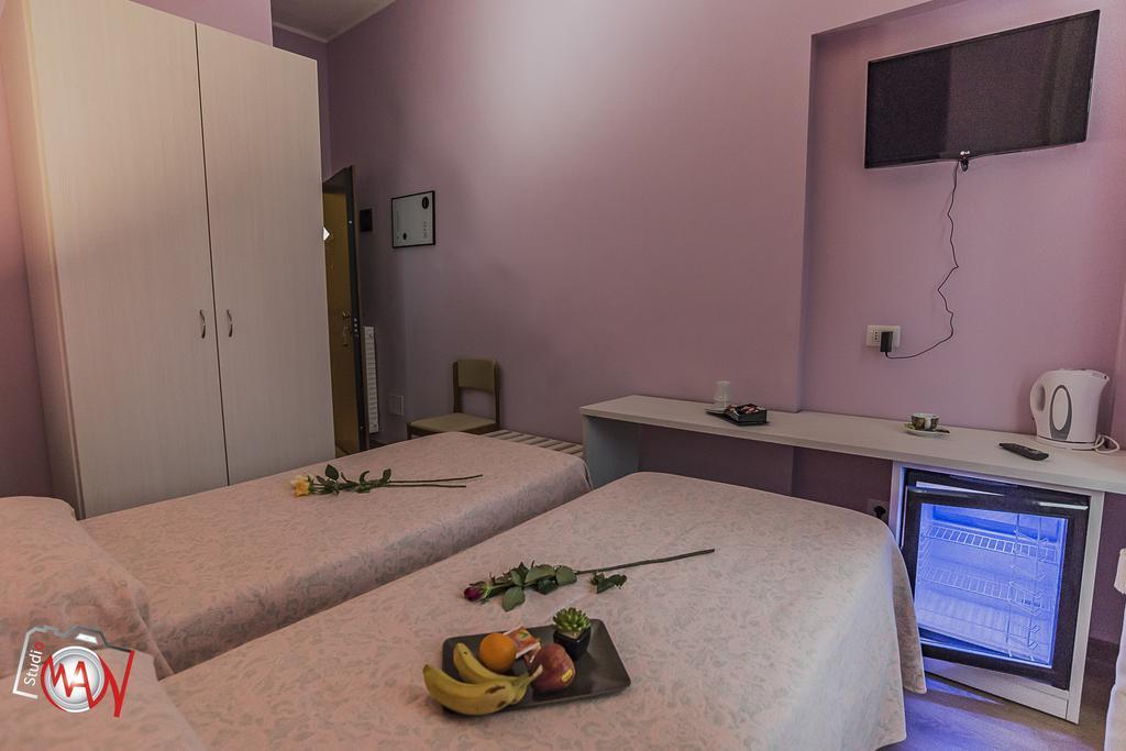 Hotel Moderno Lecco Luaran gambar