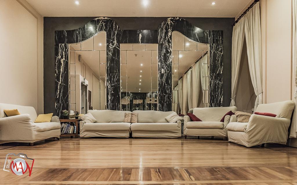 Hotel Moderno Lecco Luaran gambar