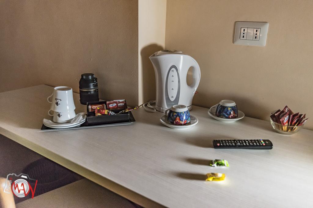 Hotel Moderno Lecco Luaran gambar