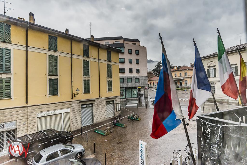 Hotel Moderno Lecco Luaran gambar