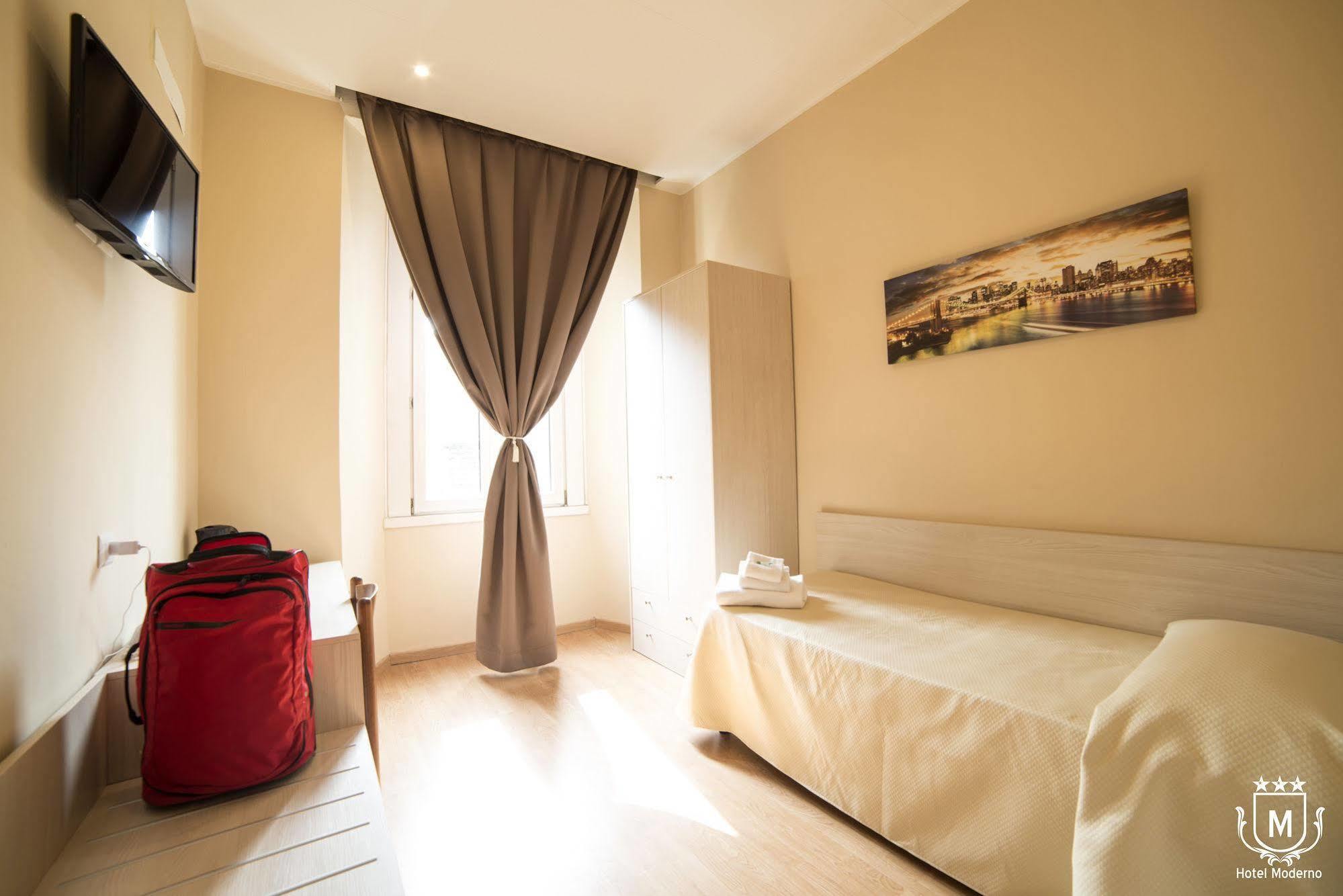 Hotel Moderno Lecco Luaran gambar