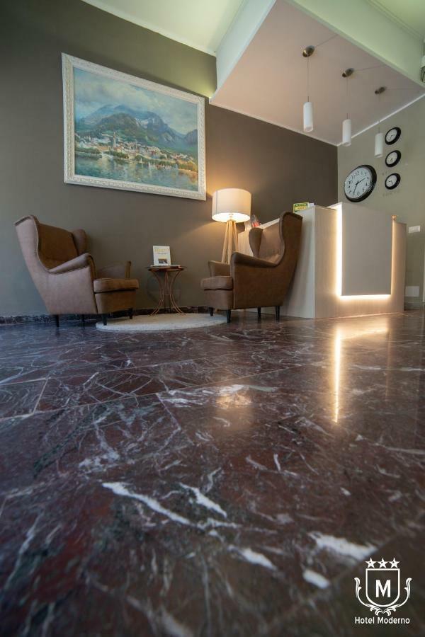Hotel Moderno Lecco Luaran gambar